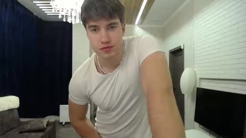 Max online show from February 5, 3:59 pm