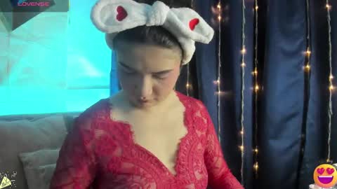     online show from March 9, 12:10 pm