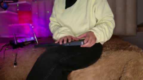     online show from January 14, 12:35 pm