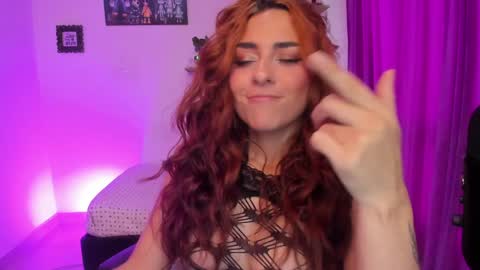                 Laura                 online show from February 5, 10:33 pm