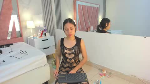 Megan Sweet online show from December 4, 7:57 pm