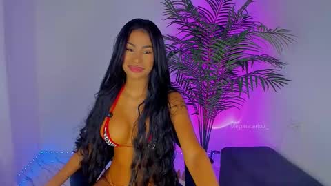 Snapshot of megancarlott_ chatting on September 17, 5:33 am megancarlott_ online show from September 17, 5:33 am