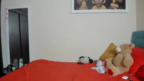 megan        online show from December 4, 4:56 am