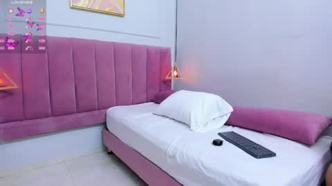 Megan  online show from May 4, 7:53 pm