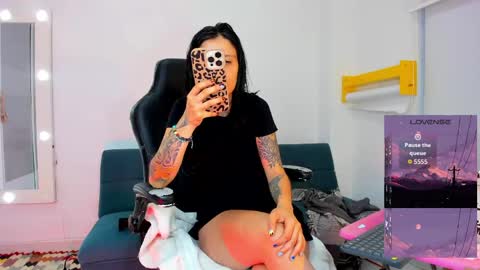 Juli online show from April 17, 11:45 am