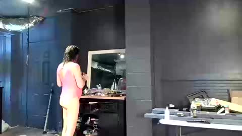 Snapshot of meghanhanx chatting on October 17, 9:19 pm meghan online show from October 17, 9:19 pm