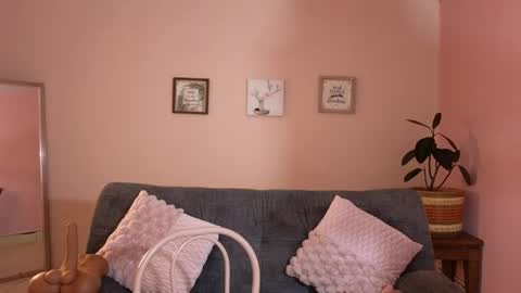 Mei online show from September 29, 1:32 pm