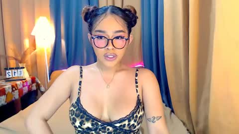 mel_rai14 online show from April 16, 3:01 pm