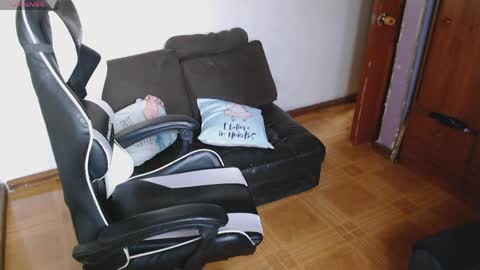 mel raise online show from April 23, 10:33 pm