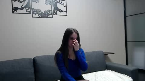 meladams online show from December 5, 11:01 pm