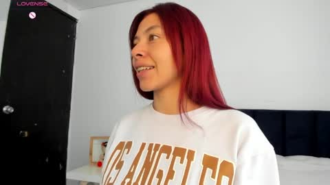 Melanie roux  online show from May 12, 12:25 pm