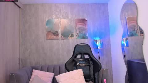 Melanie online show from June 11, 2:53 am