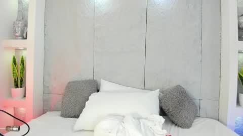 Melanie online show from February 4, 11:36 am