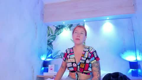 Melanie Roux online show from April 23, 7:48 pm