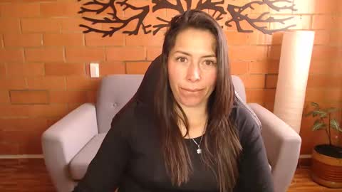 Snapshot of melanny_69 chatting on October 22, 1:02 pm Melanny online show from October 22, 1:02 pm