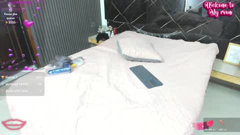 Melanny Contrera  online show from February 11, 9:31 am