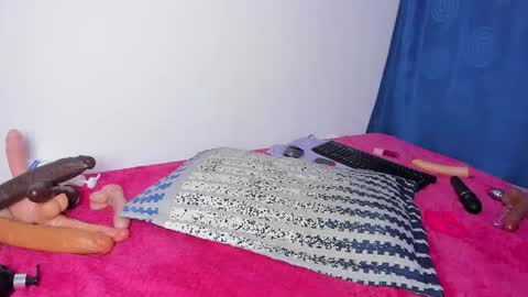 M E L I N A  online show from February 25, 12:25 am