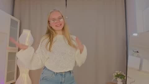 Alice - online show from April 6, 7:04 pm