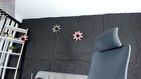 Melissa online show from October 8, 3:18 pm