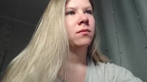 Snapshot of melissa__ray chatting on February 9, 2:28 am Melissa  Ray online show from February 9, 2:28 am