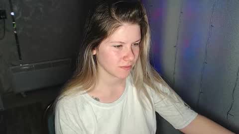 Snapshot of melissa__ray chatting on February 9, 3:34 pm Melissa  Ray online show from February 9, 3:34 pm