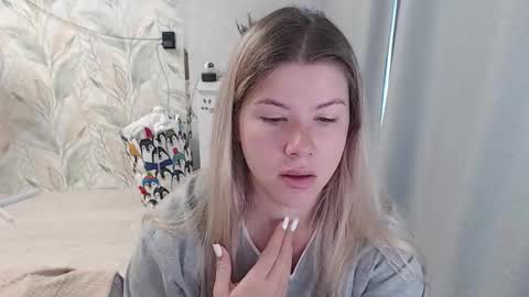 Snapshot of melissa__ray chatting on September 11, 2:57 am Melissa  Ray online show from September 11, 2:57 am