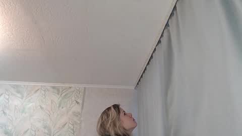 Snapshot of melissa__ray chatting on March 7, 2:36 am Melissa  Ray online show from March 7, 2:36 am