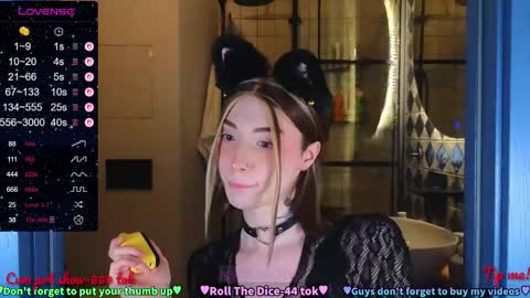 Melissa or abbreviated Mel or Lis online show from April 22, 10:55 am