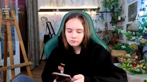 melissaravel online show from April 18, 7:07 pm