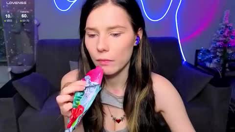 mellhyees online show from January 10, 6:02 pm