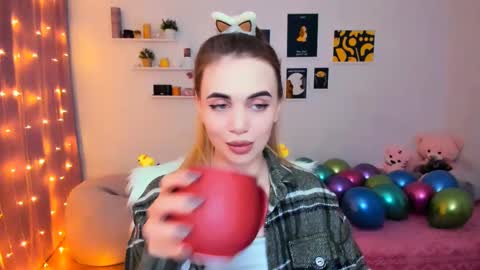 Tessa online show from February 14, 2:18 am