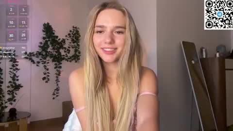 lily Alice online show from July 28, 4:39 pm