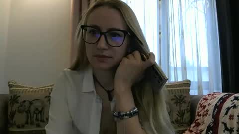 Melly online show from November 13, 7:55 am