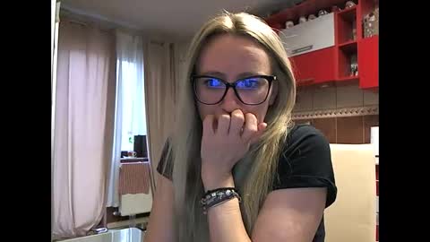 Melly online show from February 12, 8:40 am