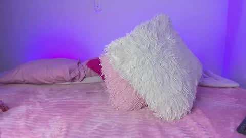 Snapshot of melody__77 chatting on February 22, 9:48 pm online show from February 22, 9:48 pm