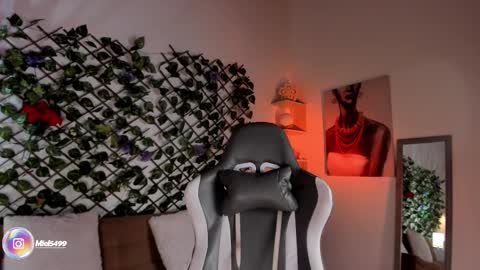 melody_cute10 online show from March 12, 2:01 pm