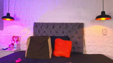 melody online show from April 22, 6:04 pm