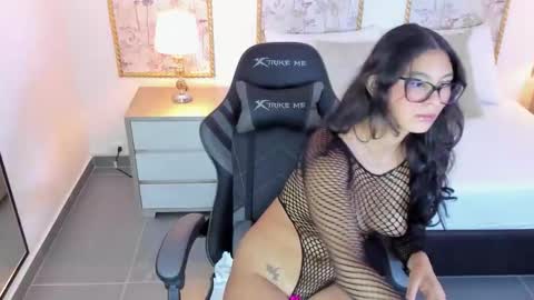 Snapshot of melody_flowers chatting on September 13, 12:51 pm Melody online show from September 13, 12:51 pm