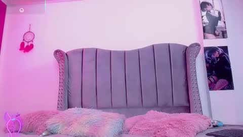 Snapshot of melody_toy chatting on October 20, 8:25 pm melody online show from October 20, 8:25 pm