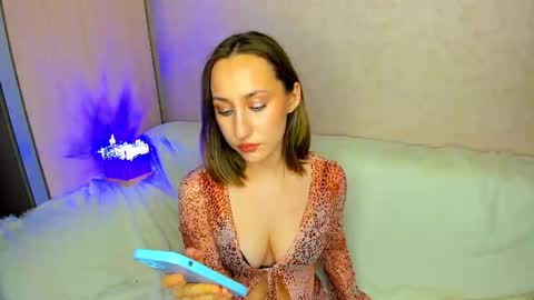 Kaylie online show from November 12, 8:00 pm