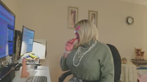 Melody online show from September 18, 3:05 pm