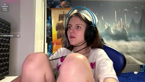 Hi Im Aria 18 years old online show from February 20, 5:37 pm