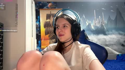 Hi Im Aria 18 years old online show from April 20, 5:27 pm