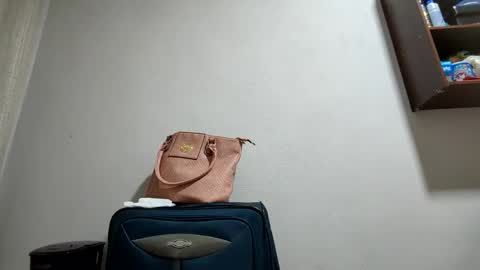 Snapshot of meltingdab chatting on February 25, 2:03 am meltingdab online show from February 25, 2:03 am