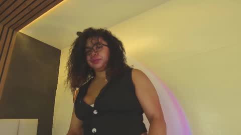 Snapshot of memphiswilliams chatting on February 26, 3:25 am Memphis Williams online show from February 26, 3:25 am