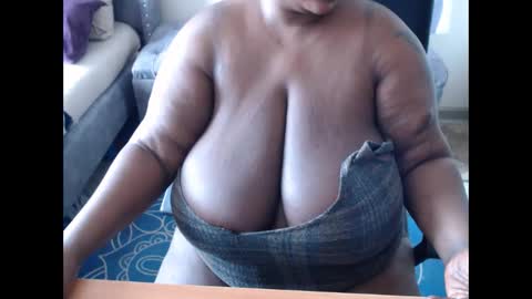 bigboobsass online show from November 22, 10:35 am