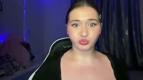 Kitten online show from July 15, 10:25 pm