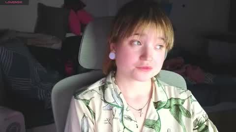 meowme online show from December 1, 2:48 pm