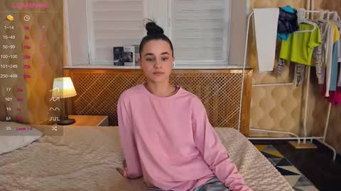 Julie online show from November 1, 2:27 pm