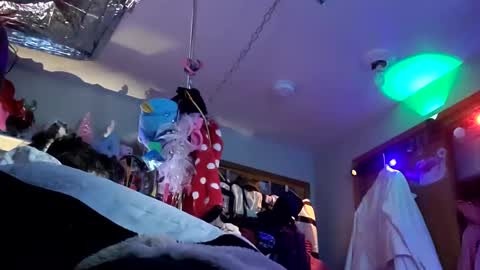 gurlnips online show from January 28, 4:08 pm